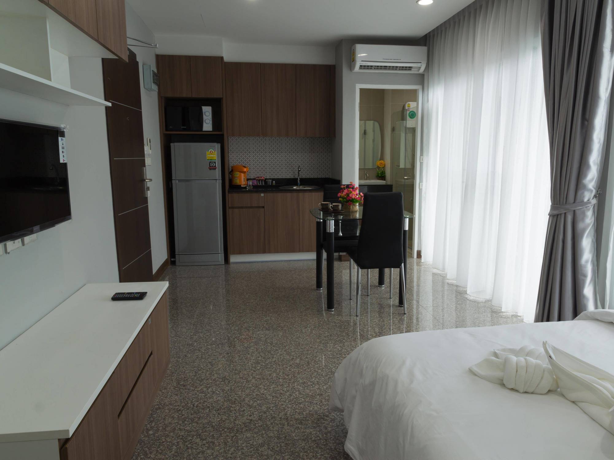 Aparthotel Modernbright Laemchabang Landkreis Landkreis Bang Lamung Exterior foto